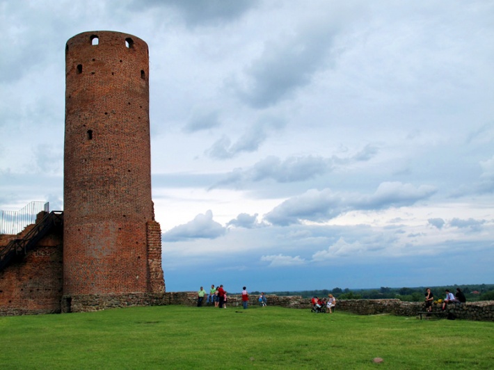 Ruiny zamku w Czersku - wieża więzienna