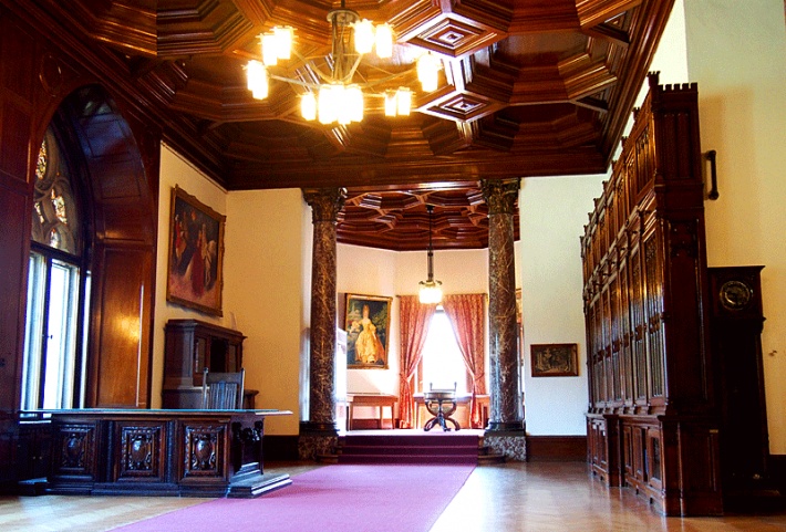 Pałac w Mosznej - gabinet