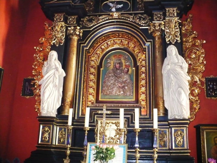 Barokowy ołtarz Matki Bożej Szkaplerznej,XVIIw.