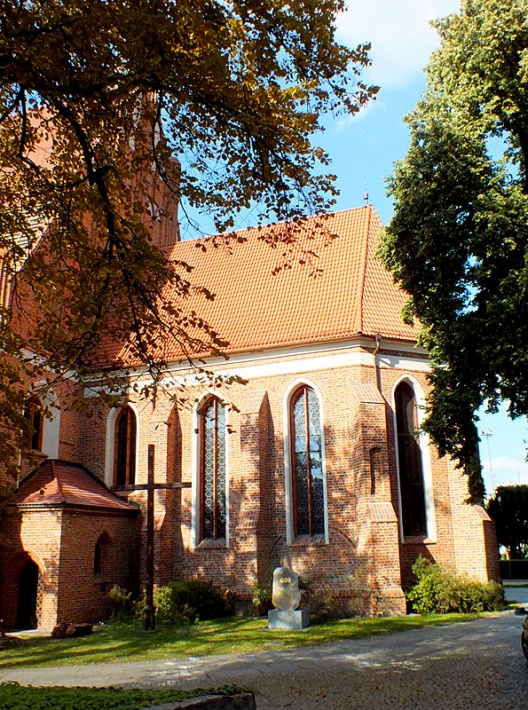 katedra św. Marcina i św. Mikołaja w Bydgoszczy - południowa elewacja prezbiterium