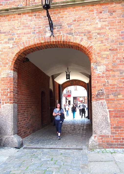 ratusz staromiejski w Toruniu - brama wjazdowa na dziedziniec