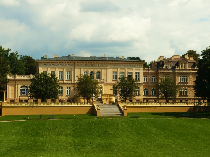 Dwa pałace:Nowy i Myśliwski