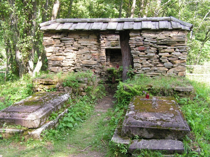 Sianki -  grób Klary z Kalinowskich Stroińskiej i Franciszka Stroińskiego