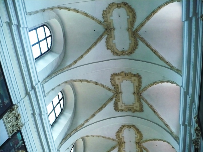 Gotycko-barokowe sklepienie nawy głównej