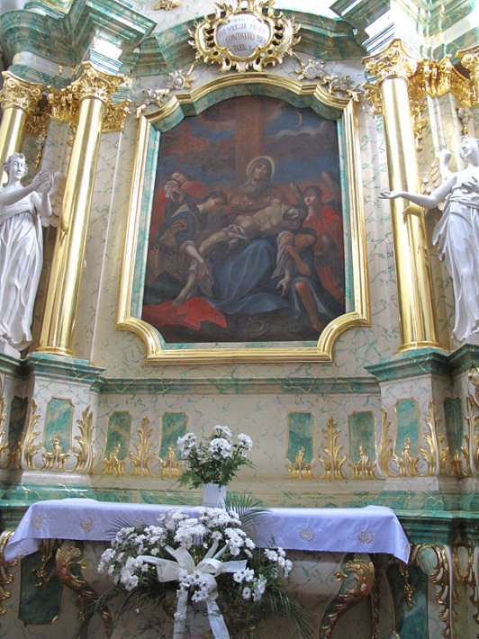 ołtarz św. Trójcy w transepcie