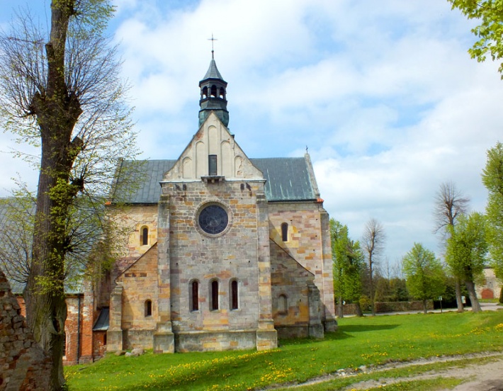 Opactwo cysterskie w Sulejowie - kościół NMP i św. Tomasza, elewacja wschodnia