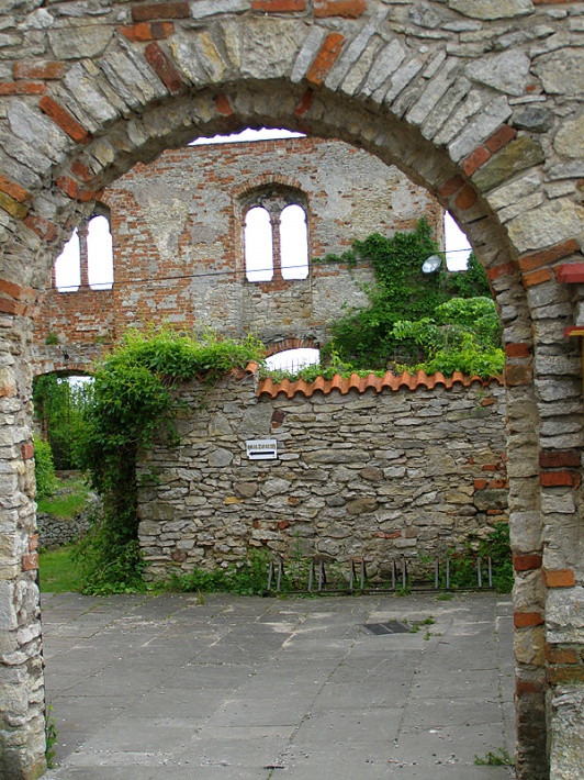 brama do klasztoru