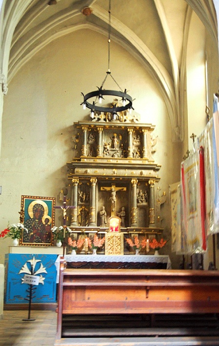 Paczków - kościół św. Jana Ewangelisty, renesansowy ołtarz w kaplicy Maryjnej