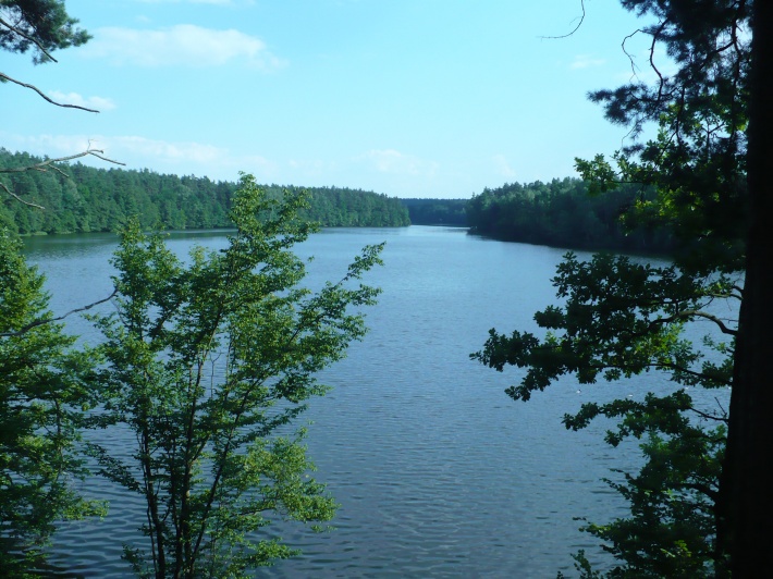 Jezioro Żurskie-widok z wysokiego brzegu