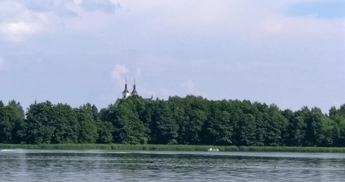 Wieże kościoła kamedulskiego w Wigrach