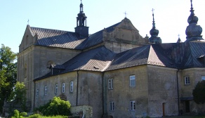 Warowny klasztor i sanktuarium Maryjne we Mstowie