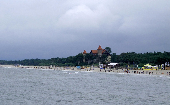 Łeba - zamek na plaży