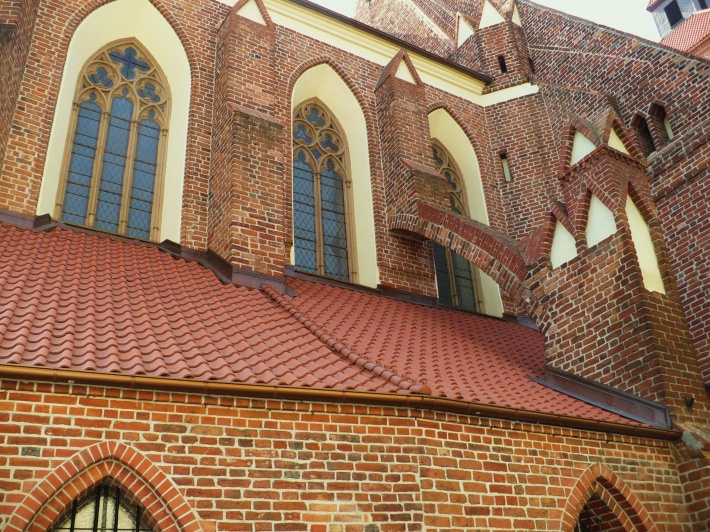 Gotycki łuk przyporowy przy prezbiterium