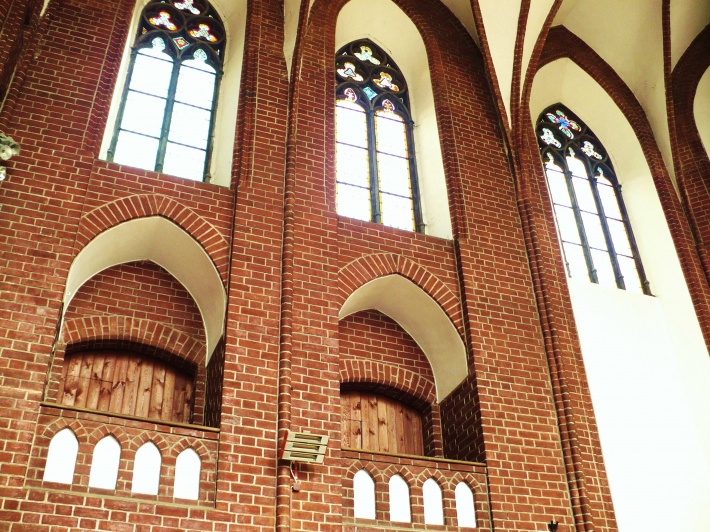 Gotyckie empory w prezbiterium