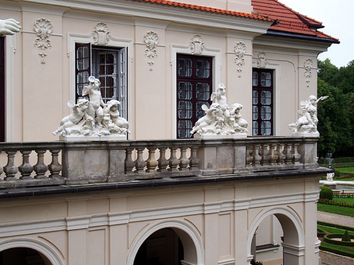 Kozłówka - pałac Zamoyskich, balkon południowy