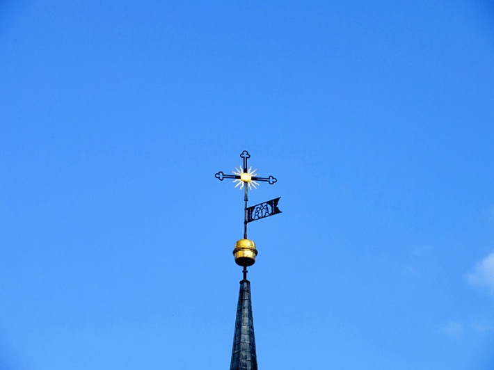 Święta Lipka - Sanktuarium Maryjne, krzyż na wieży kościelnej