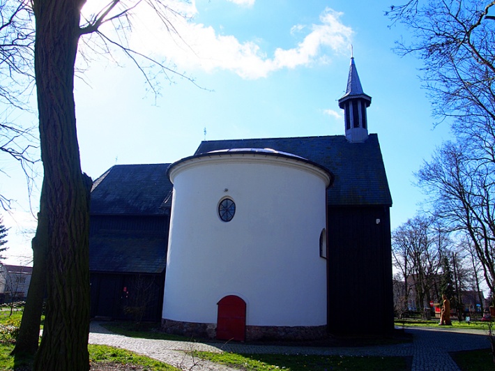 kościół św. Mikołaja w Gąsawie - elewacja północna