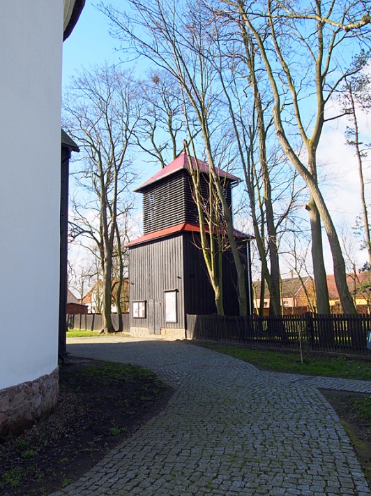 kościół św. Mikołaja w Gąsawie - dzwonnica