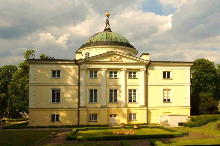 Fasada boczna pałacu