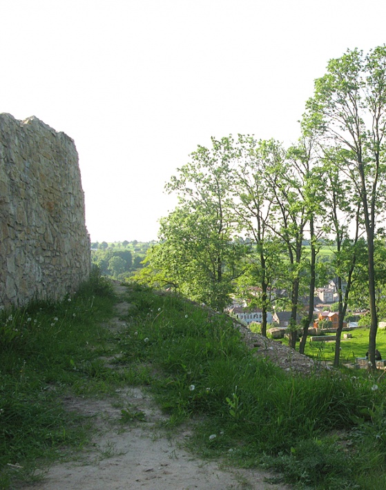 Iłża - mury zamku górnego