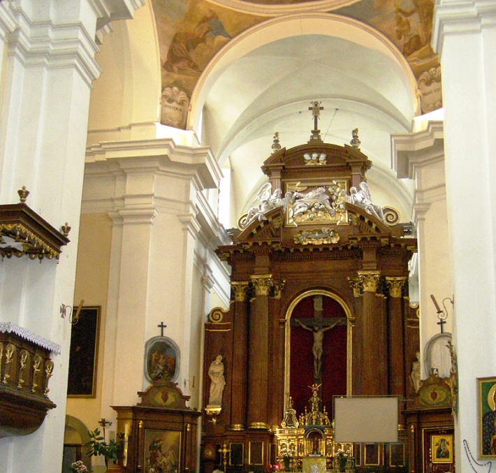 Węgrów - ołtarz główny kościoła