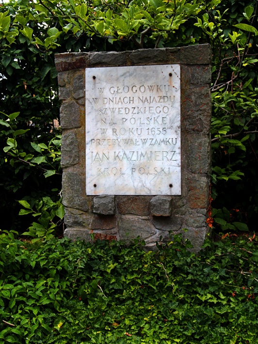 Głogówek - zamek Oppersdorffów, tablica upamiętniająca pobyt króla Jana Kazimierza podczas potopu szwedzkiego