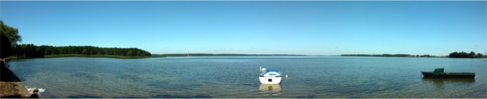 Jezioro Kisajno - widok od strony plaży gminnej w miejscowosci Pierkunowo