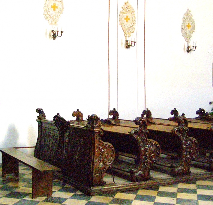 sanktuarium św. Anny - XVIII-wieczne ławki