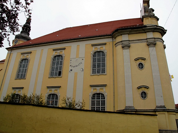 Lubomierz - kościół Wniebowzięcia NMP i św. Maternusa, elewacja południowa
