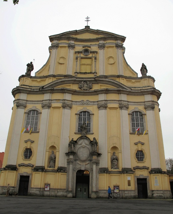 Lubomierz - kościół Wniebowzięcia NMP i św. Maternusa, wschodnia fasada świątyni