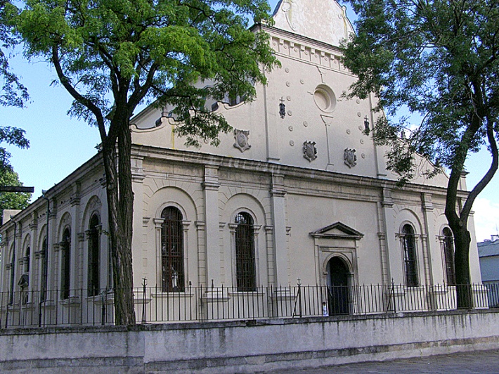 katedra zamojska - zachodnia fasada, narożnik północno-zachodni