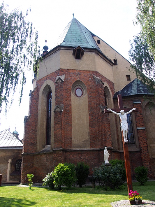 Głogówek - kościół św. Bartłomieja od strony prezbiterium
