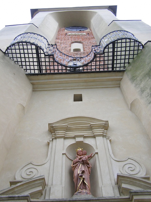 Lubiń - opactwo Benedyktynów - fasada kościoła