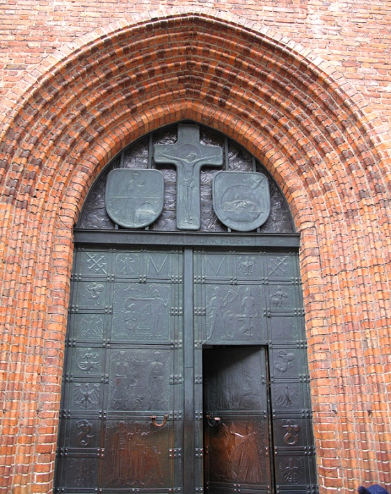 archikatedra św. Jana - ceglany portal gotycki