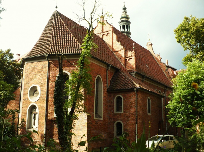 Widok na kościół od strony prezbiterium