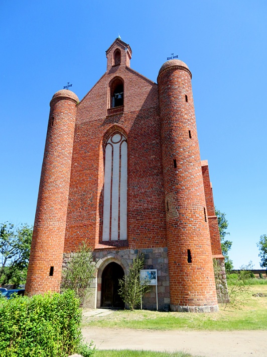 Chwarszczany - kaplica templariuszy, fasada zachodnia
