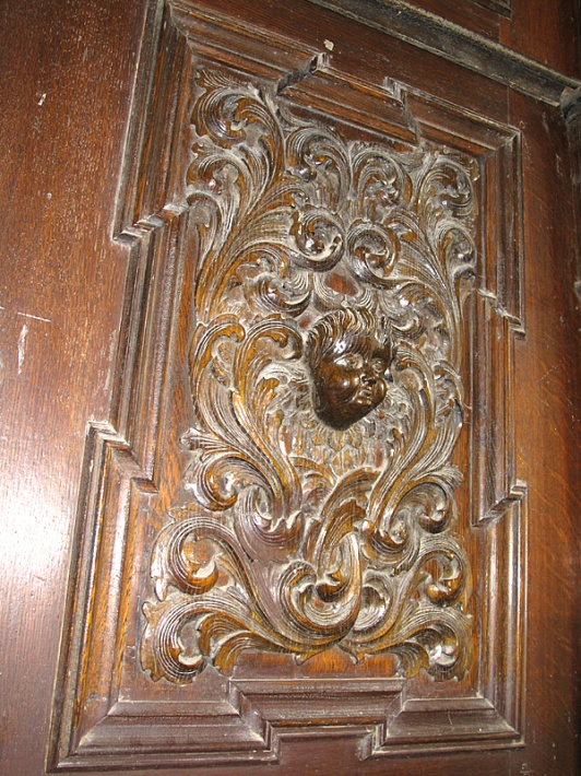 dekoracja drzwi w pałacu opatów