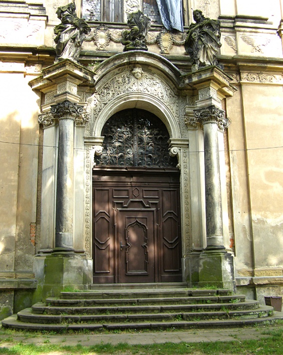 portal zachodni klasztornego kościoła NMP