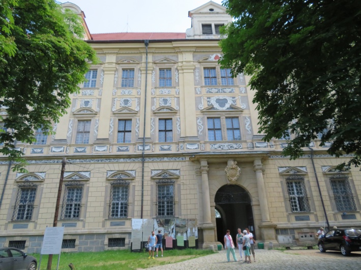 Dawne opactwo cysterskie w Lubiążu - odrestaurowana część elewacji zachodniej