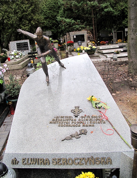 grób Elwiry Seroczyńskiej - panczenistki, wicemistrzyni olimpijskiej, mistrzyni świata