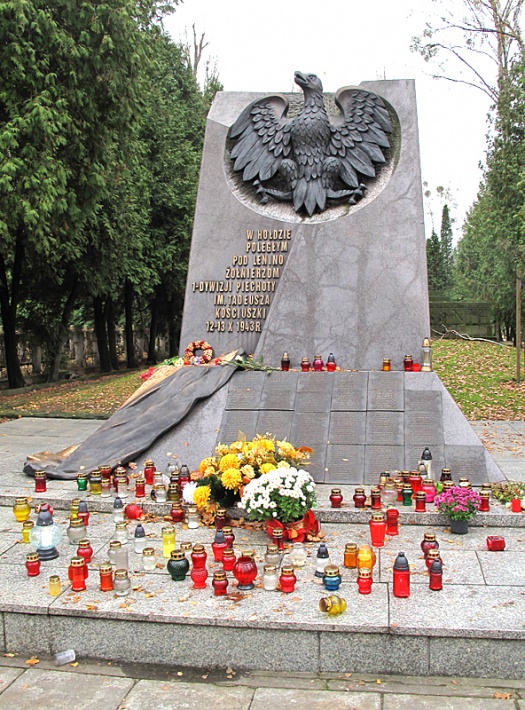 pomnik w hołdzie Kościuszkowcom, poległym pod Lenino