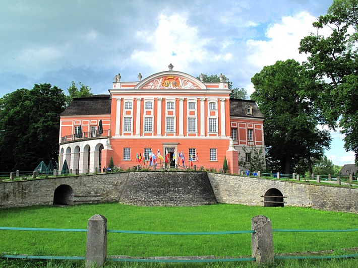 pałac w Kurozwękach - elewacja południowa