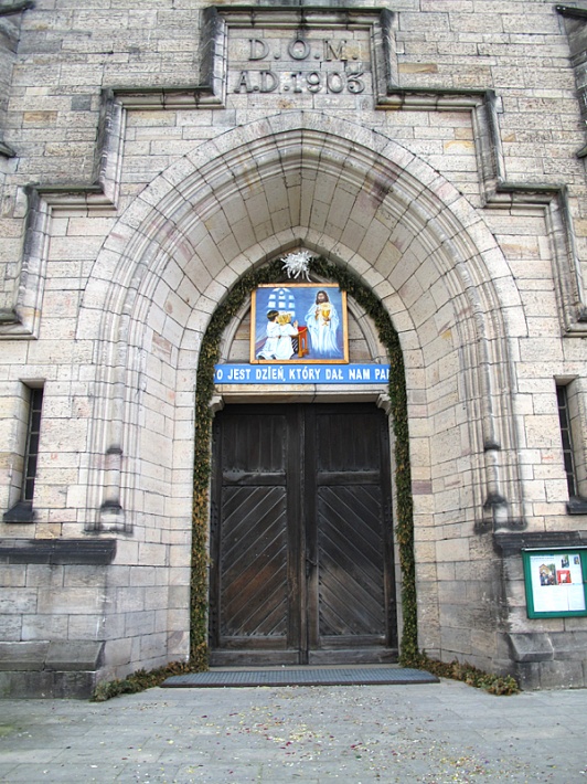 kościół św. Mikołaja w Żarnowie - główny portal południowy