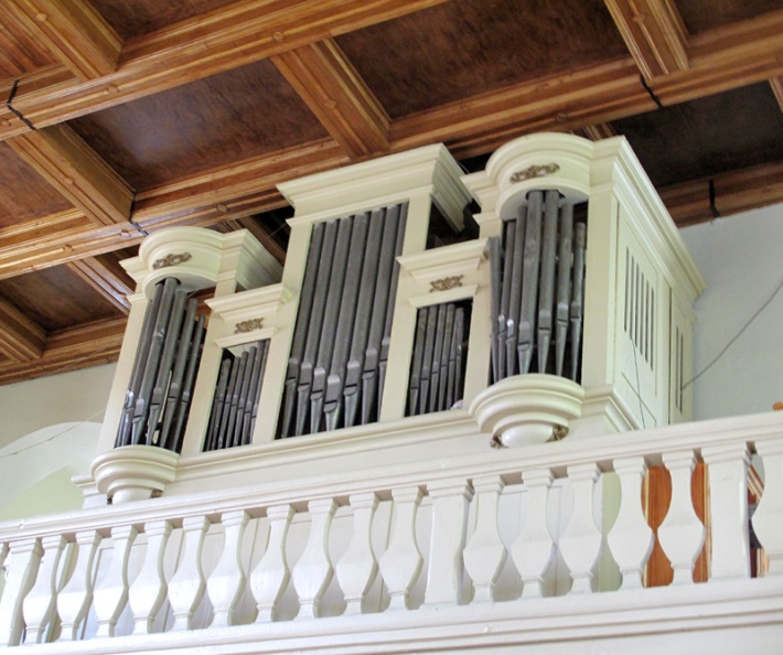 kościół św. Mikołaja w Zakrzówku - chór muzyczny z organami
