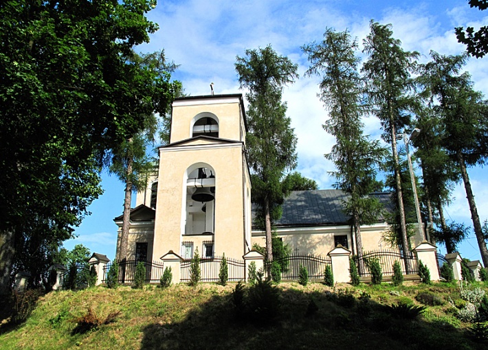 kościół św. Mikołaja w Zakrzówku i dzwonnica - strona zachodnia