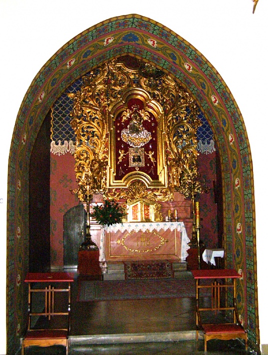 Kalisz, katedra św. Mikołaja - ołtarz w Kaplicy Polskiej