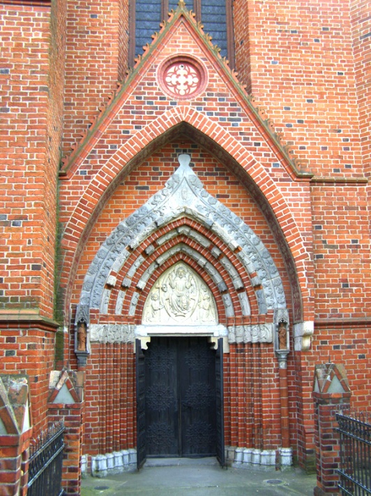 katedra w Pelplinie - gotycki portal północny z przełomu XIV i XV wieku