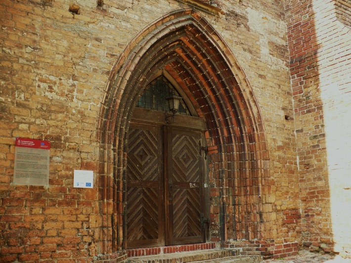 Gotycki portal z ok.1350 roku
