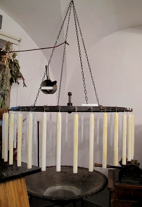 Muzeum Farmacji - urządzenie do produkcji świec