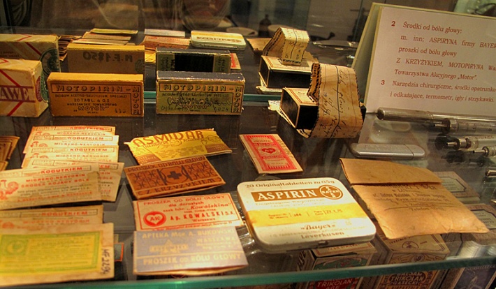 Muzeum Farmacji - opakowania dawnych leków